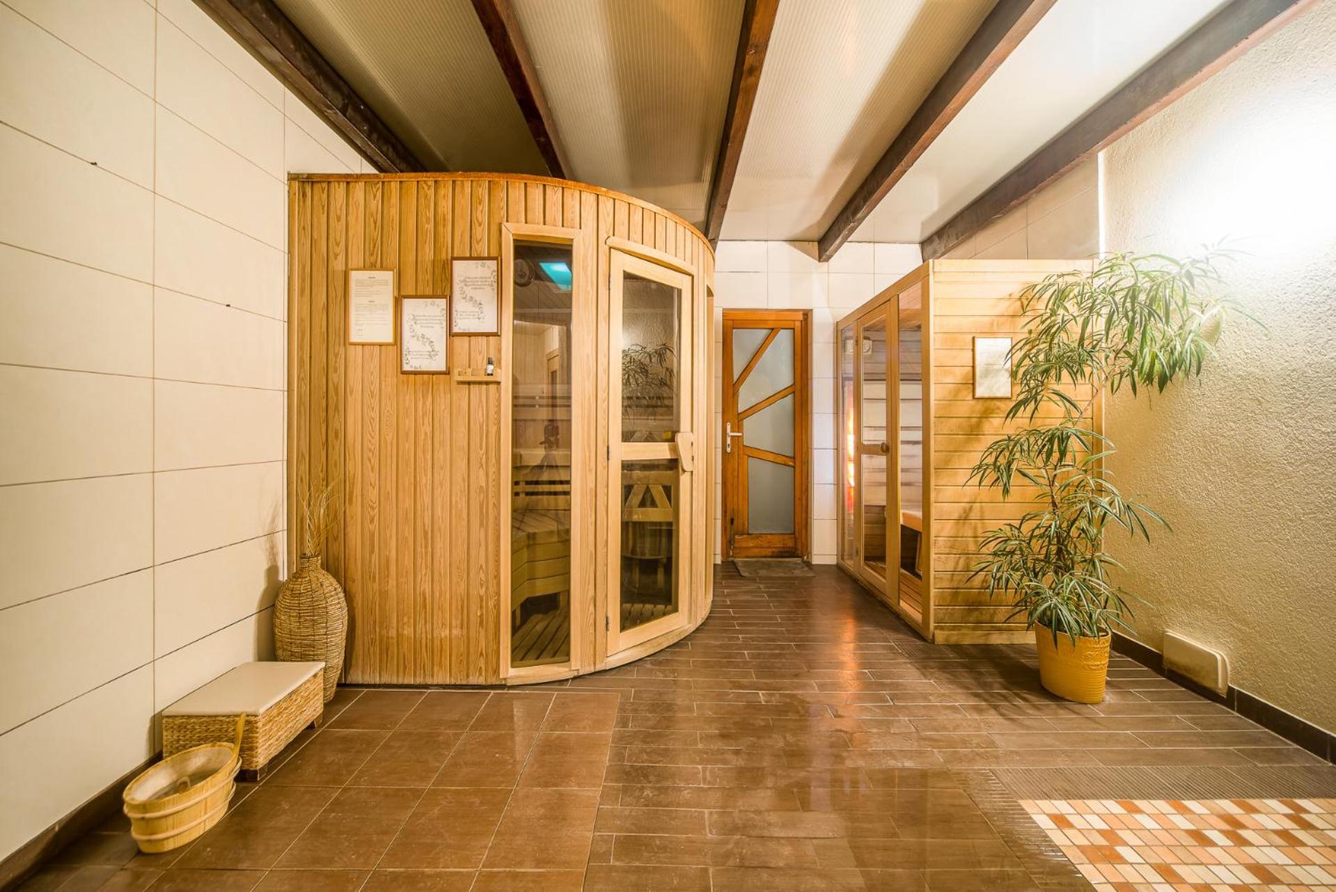 Hotel Piroska Buk Exterior photo