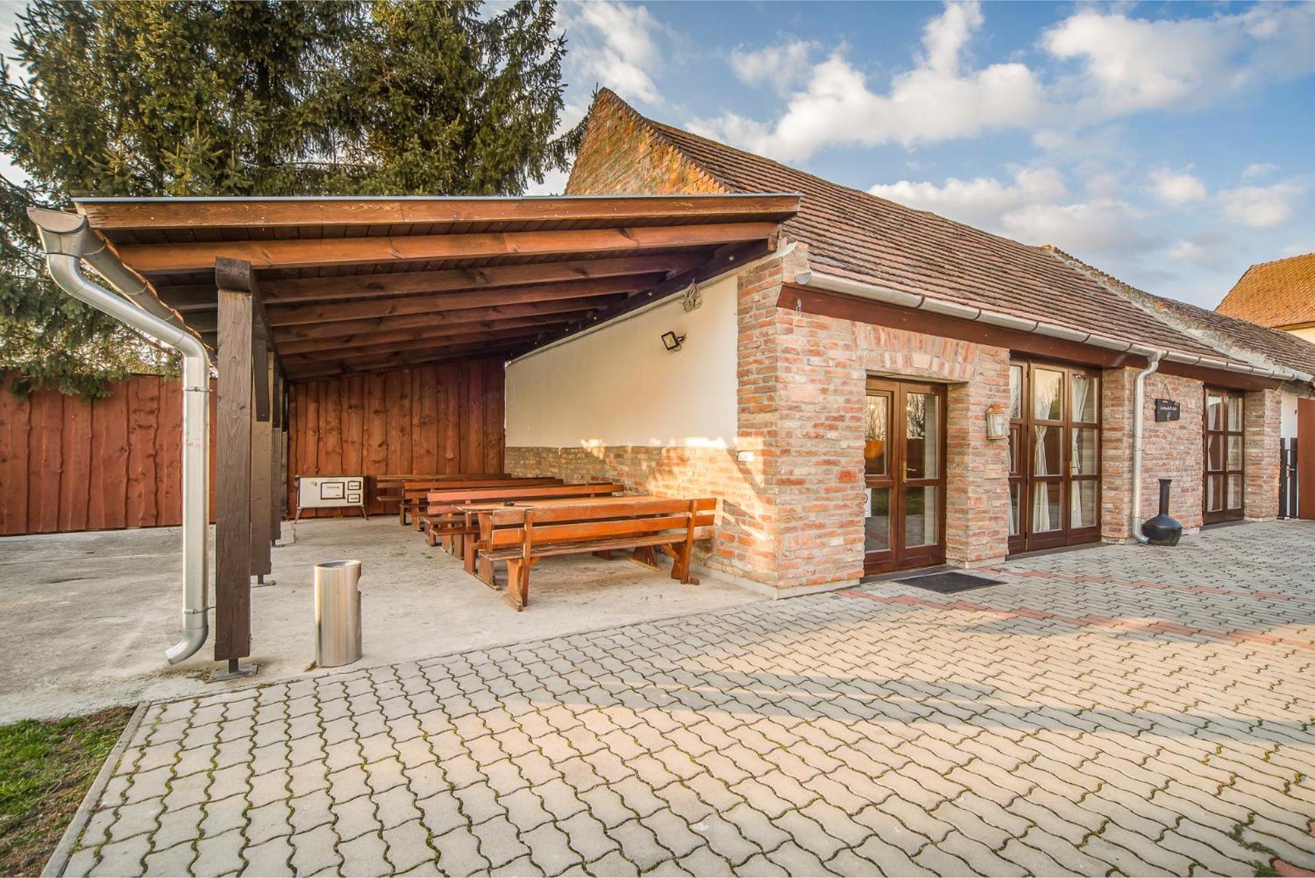 Hotel Piroska Buk Exterior photo