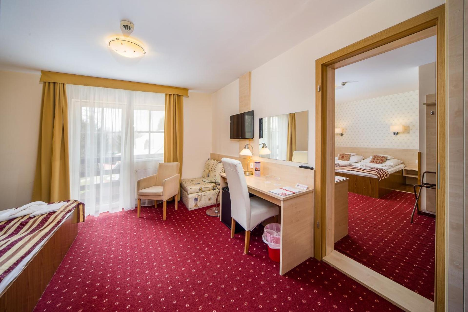 Hotel Piroska Buk Exterior photo